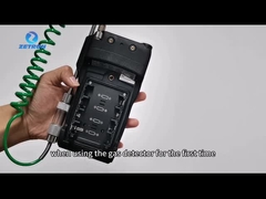 XP3318Pの手持ち型のガス探知器のための電池を取付けること